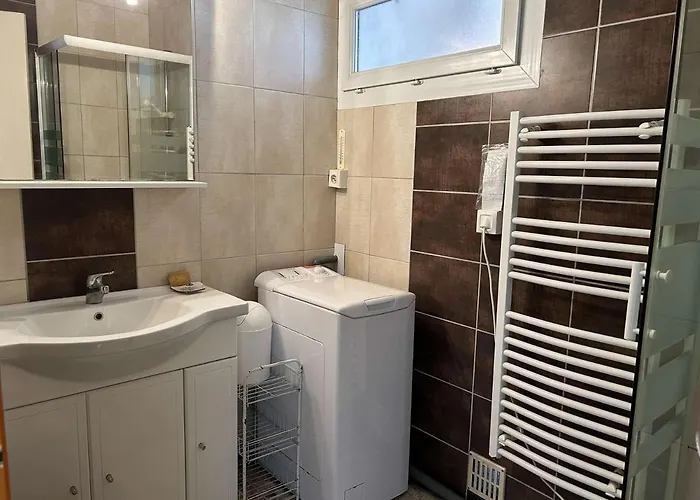 2 Pieces Climatise Avec Terrasse Et Parking Prive - 6 Couchages - - Fr-1-250-257 *
